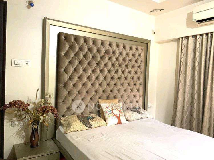 2 BHK Flat In Prabhat Cooperative Housing Society For Sale  In Goregaon West