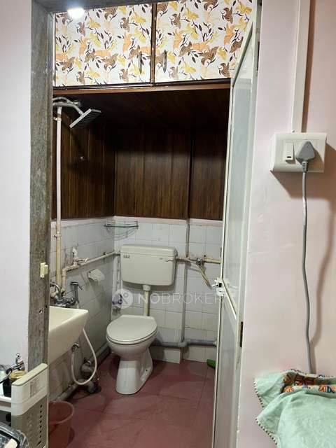 2 BHK Flat In Hill Garden For Sale  In Shalimar Building, Hill Garden, Thane