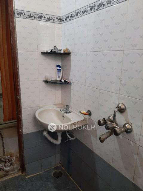 3 BHK Flat In Vaishnavi Residency For Sale  In Himayatnagar