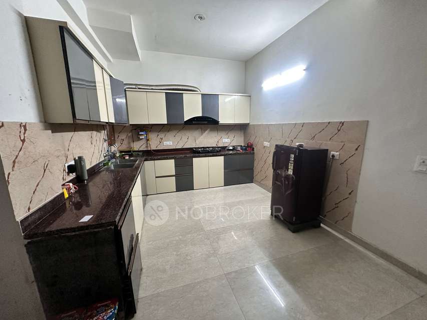Shared Room for Female In 1 BHK  In Ansal Golf Links 1