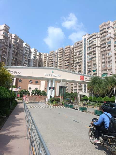 3 BHK Flat In Supertech Capetown For Sale  In Sector 74