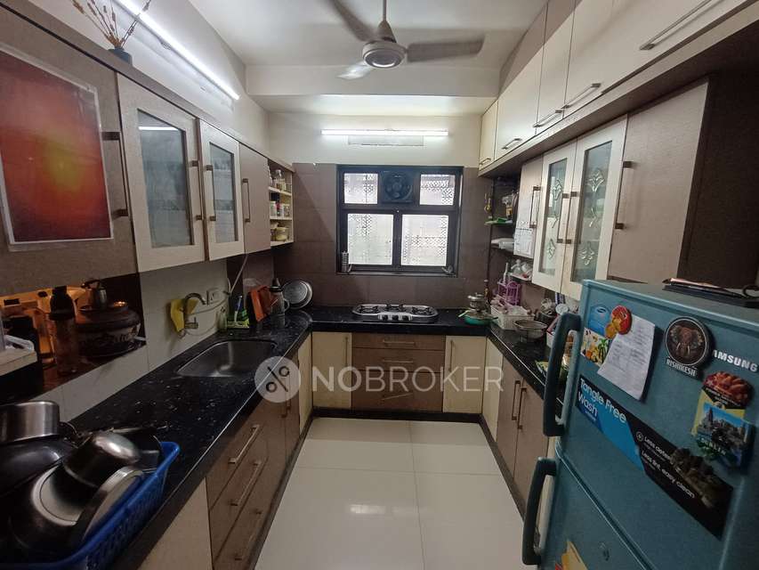 2 BHK Flat In Asmita Jyoti Housing Society, Malad West For Sale  In Malad West