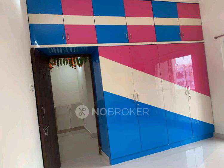 2 BHK Flat In Sri Svr Heights, Flat No. 302 For Sale  In Ameenpur