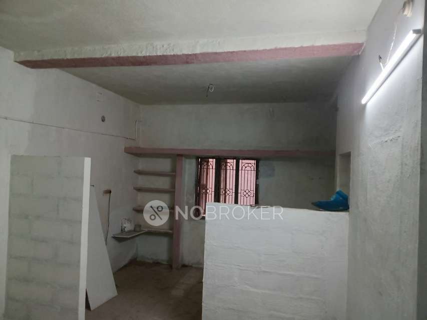 Shared Room for Male In 1 BHK  In Medavakkam