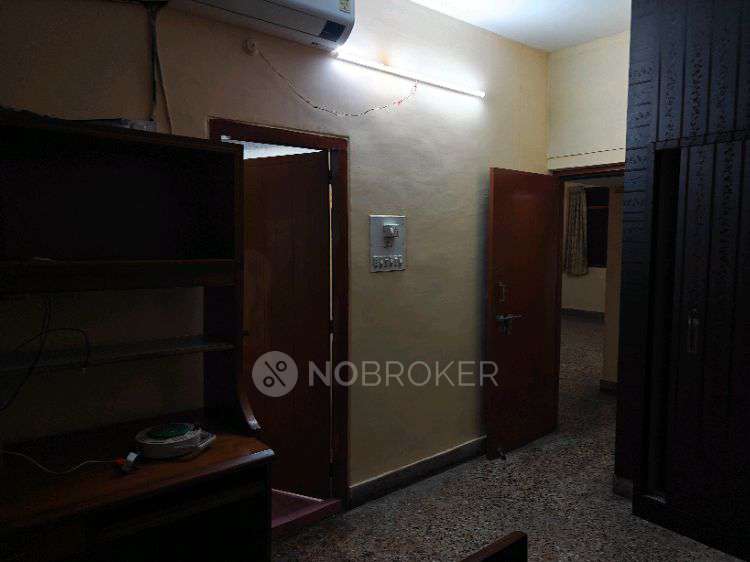 2 BHK Flat In Amrit Apartment for Rent  In Somajiguda