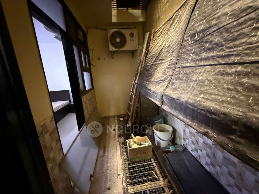 3 BHK Flat In Johri Farm For Sale  In Okhla