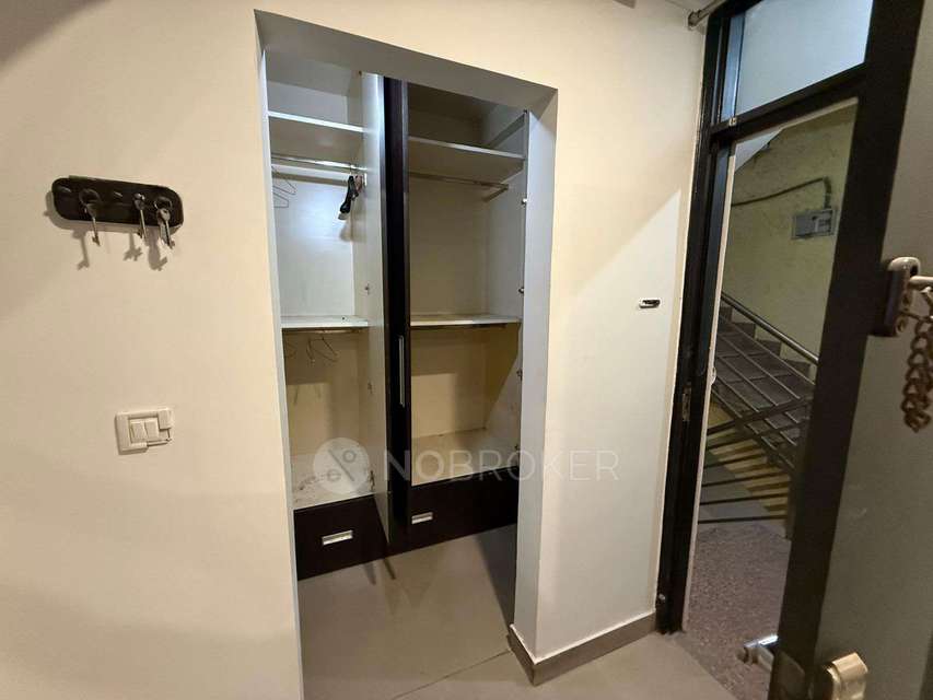 3 BHK Flat In Johri Farm For Sale  In Okhla