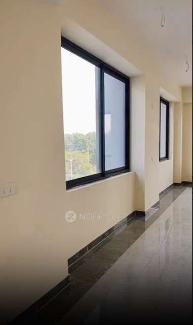 Shop in Phi Ii, Greater Noida for Rent 