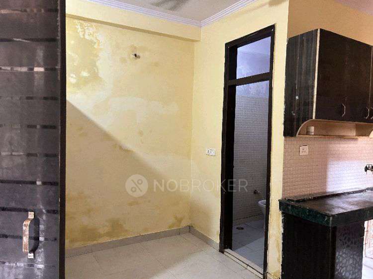 1 RK Flat In Varshneys for Rent  In New Ashok Nagar