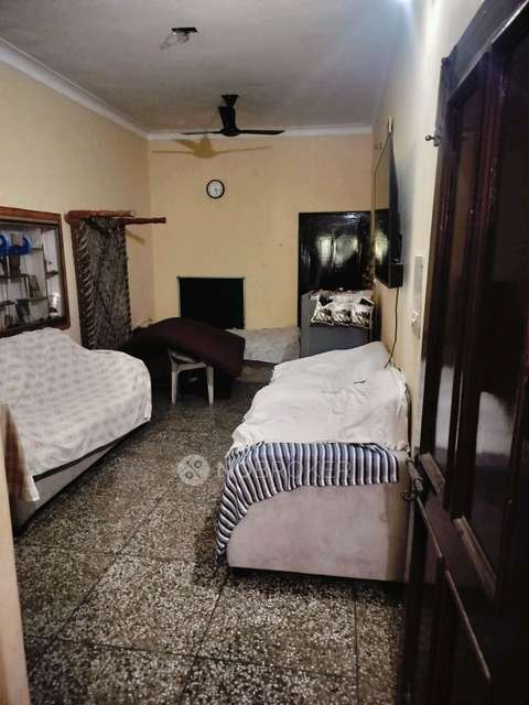 1 RK House for Rent  In Sector 29