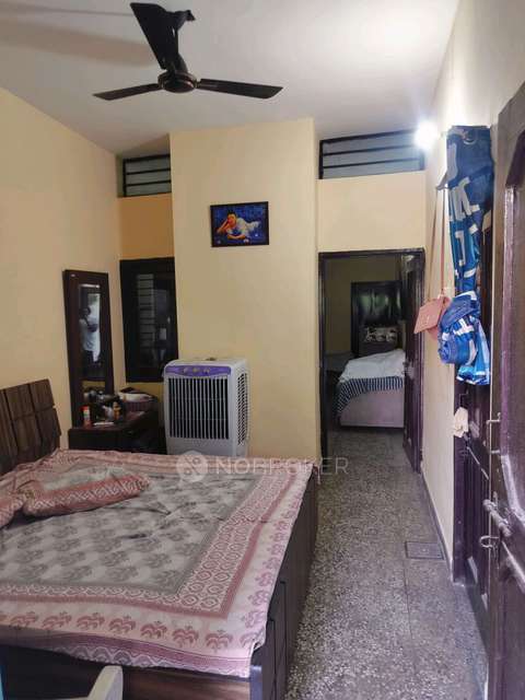 1 RK House for Rent  In Sector 29