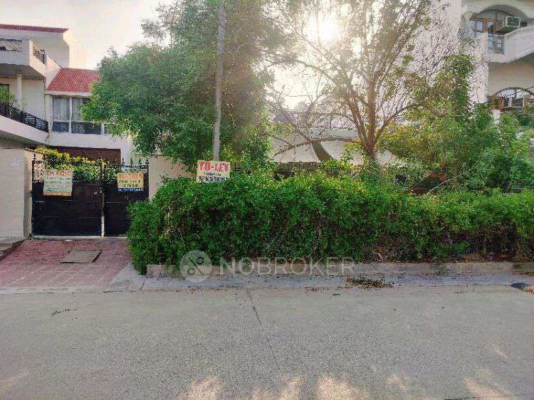 1 RK House for Rent  In Sector 29