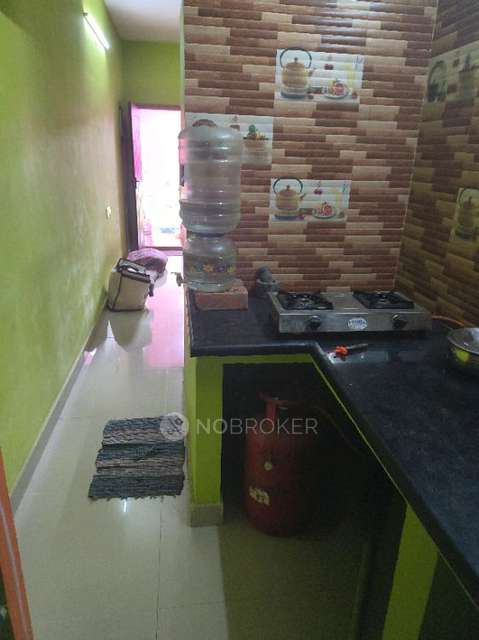 Single Room for Male In 2 BHK  In L2942, 39th Cross Street, Thiruvalluvar Nagar, Thiruvanmiyur In 39th Cross Street