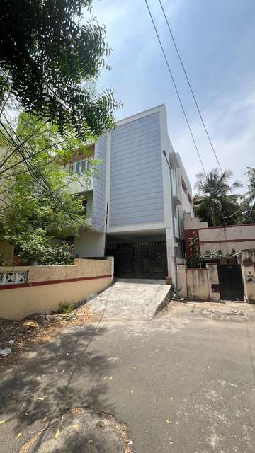 2 BHK Flat In Standalone Building  For Sale  In Padi