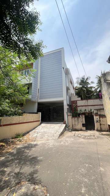 2 BHK Flat In Standalone Building  For Sale  In Padi