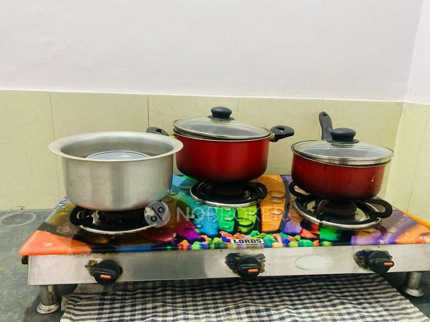 PG for Girls in Malad West