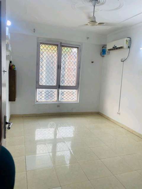 3 BHK Flat In Tulip White For Sale  In Tulip White Apartments