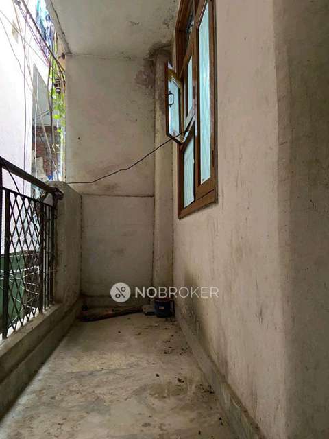 1 BHK Flat In Standalone Building  For Sale  In Ashram