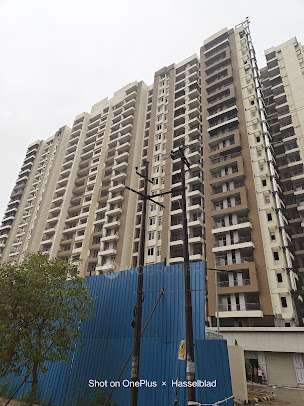 2 BHK Flat In Kings Wood For Sale  In  Sector 4