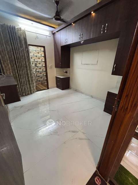3 BHK Flat In Standlone Building For Sale  In Mohan Garden, 