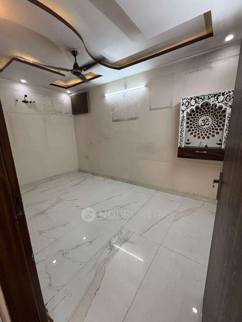 3 BHK Flat In Standlone Building For Sale  In Mohan Garden, 