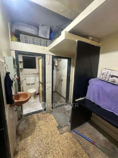 1 RK Flat In Rajvilla Cooperstive Housing Society For Sale  In Mulund West