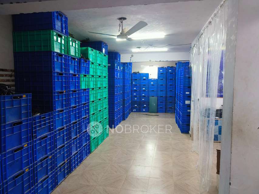 Godown/Warehouse in Khanpur, Delhi for sale 