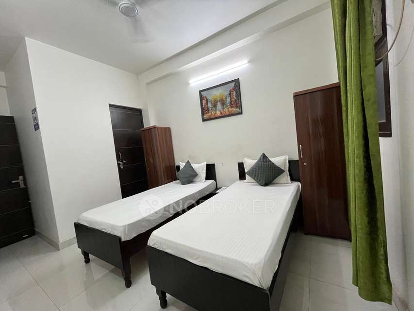 PG for Girls in Sector-45