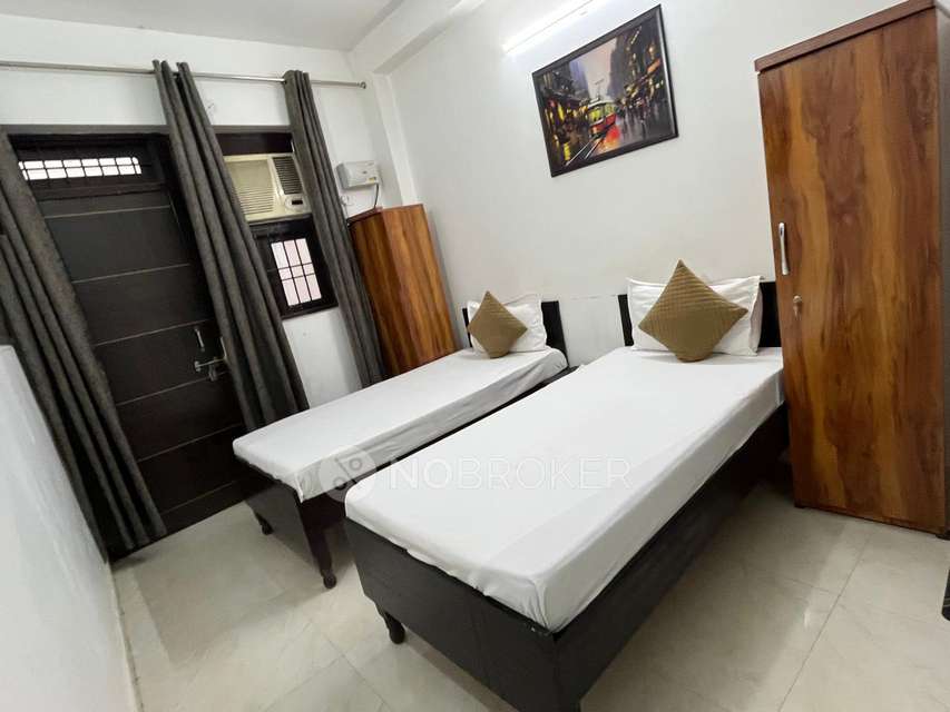 PG for Girls in Sector-45