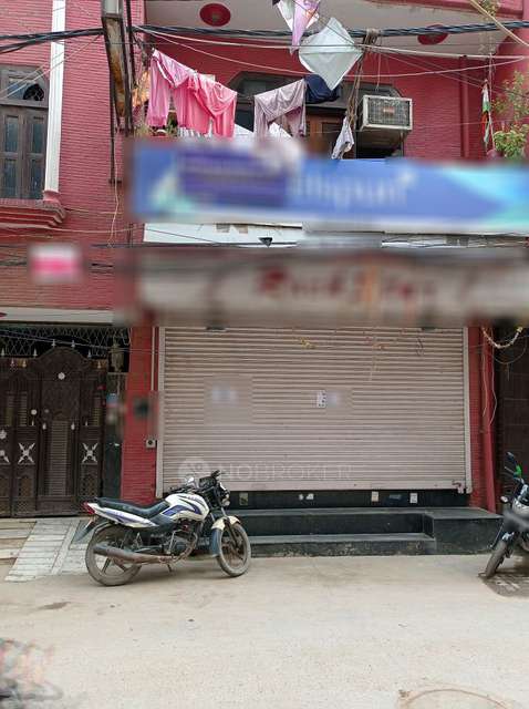 Showroom in  Manglapuri, , Delhi for Rent 