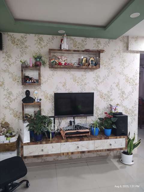 2 BHK Flat In Viniyog Waterfront Building, Jambhulwadi Road For Sale  In Jambhulwadi Road