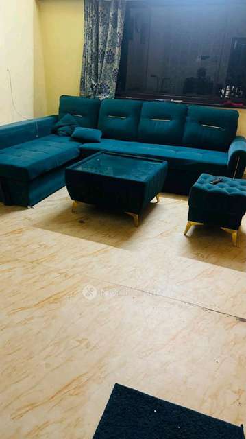 Single Room for Female In 2 BHK  In Jayvardhman Society In Shukrawar Peth