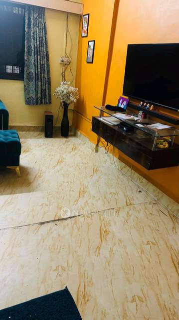 Single Room for Female In 2 BHK  In Jayvardhman Society In Shukrawar Peth