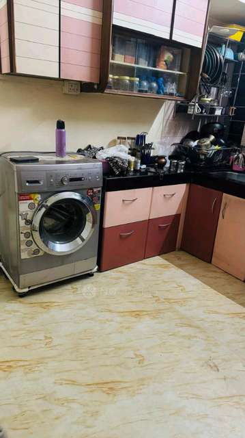 Single Room for Female In 2 BHK  In Jayvardhman Society In Shukrawar Peth