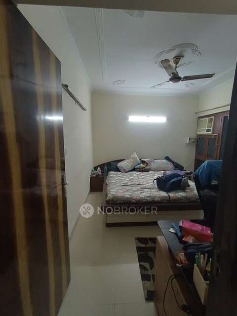 3 BHK Flat In Mahesh Apartments For Sale  In Vasundhara Enclave