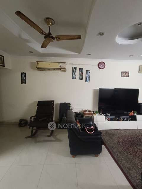 3 BHK Flat In Mahesh Apartments For Sale  In Vasundhara Enclave