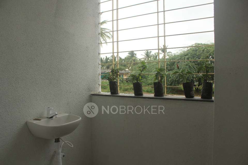 PG for Girls in Loni Kalbhor