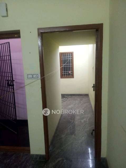 2 BHK Flat In Standalone Building  for Rent  In Koyambedu