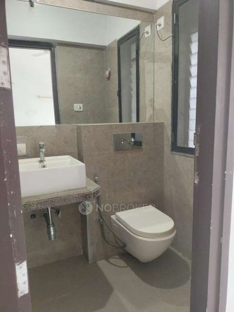 3 BHK Flat In Gillbird Cooperative Housing Society For Sale  In Andheri West