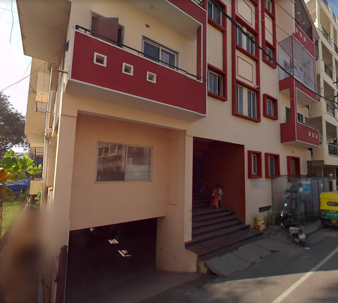 Vintage Regency Apartment