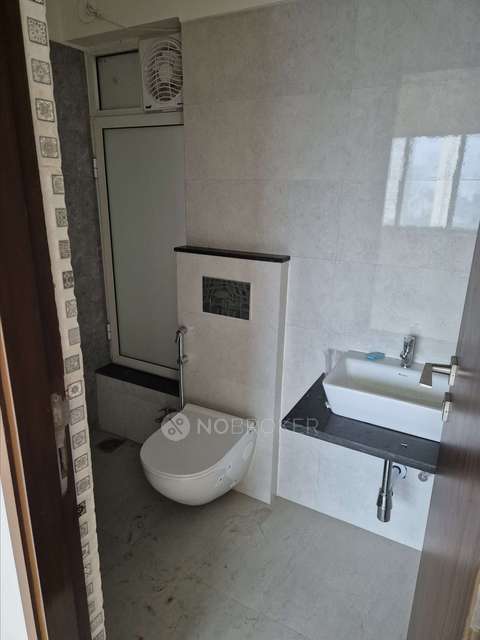 2 BHK Flat In Omkar Signet Apartment, Mumbai For Sale  In Malad