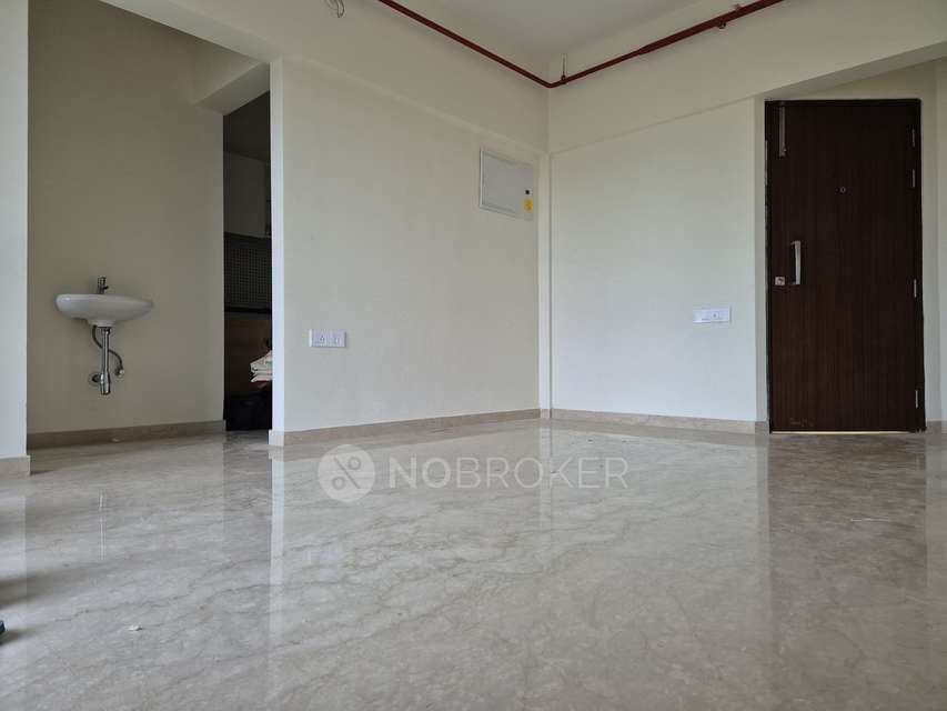 2 BHK Flat In Omkar Signet Apartment, Mumbai For Sale  In Malad