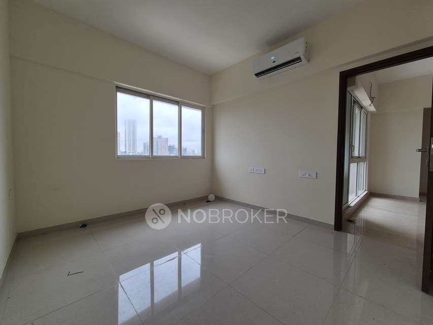 2 BHK Flat In Omkar Signet Apartment, Mumbai For Sale  In Malad