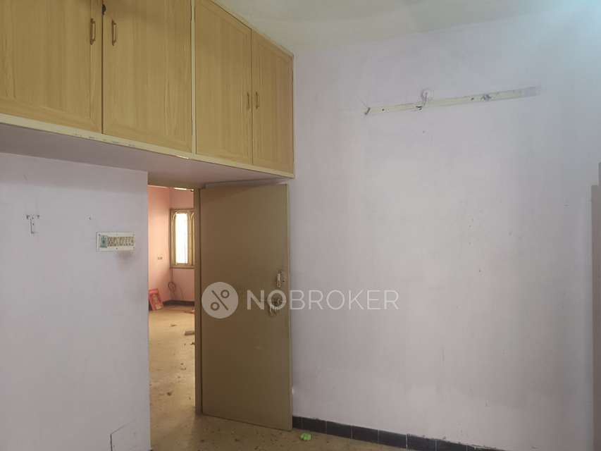 2 BHK Flat In Jyothi Flats For Sale  In West Mambalam