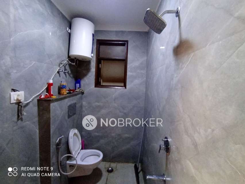 2 BHK Flat In Freedom Fighters Enclave For Sale  In Sainik Farm