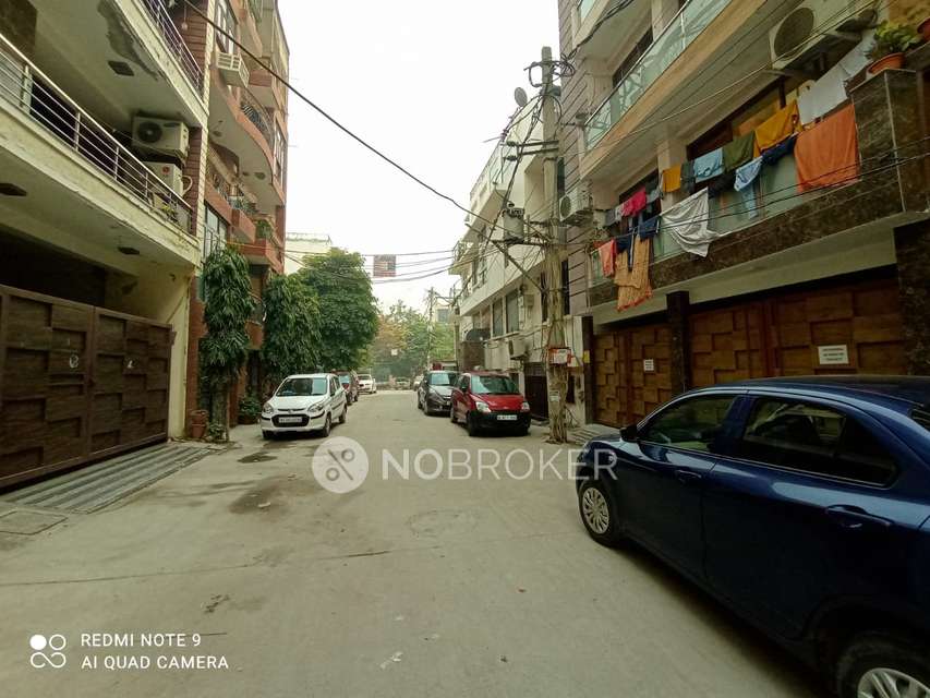 2 BHK Flat In Freedom Fighters Enclave For Sale  In Sainik Farm