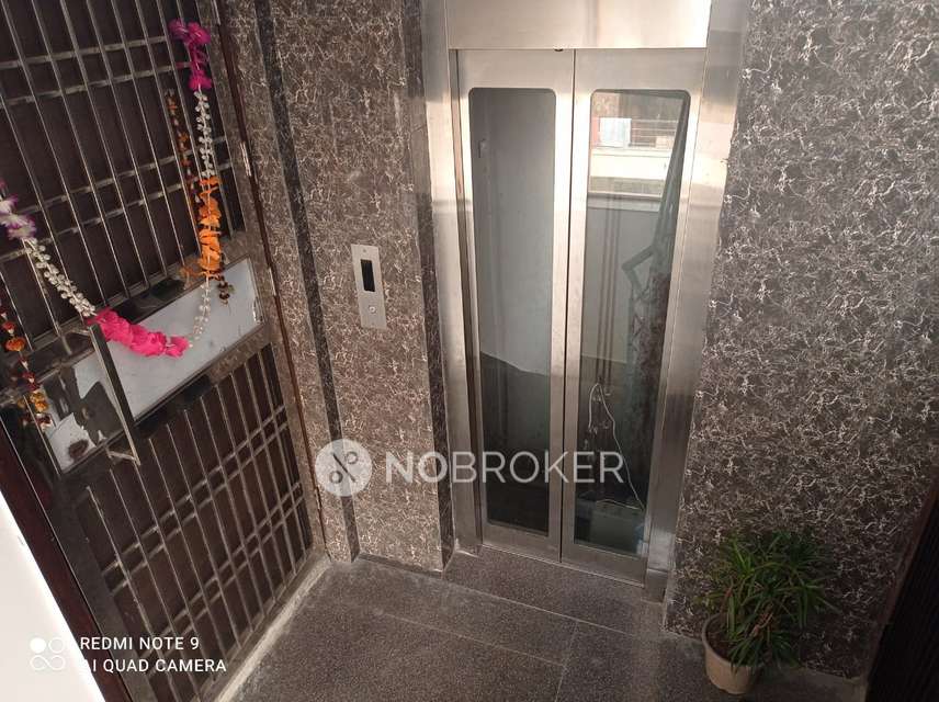 2 BHK Flat In Freedom Fighters Enclave For Sale  In Sainik Farm