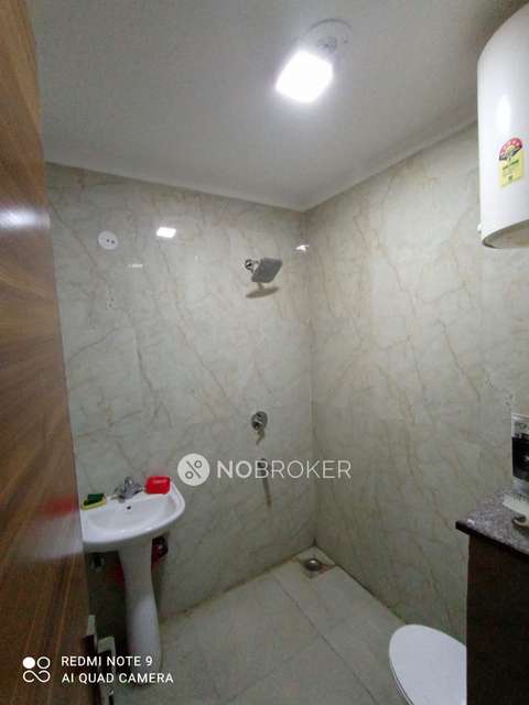 2 BHK Flat In Freedom Fighters Enclave For Sale  In Sainik Farm