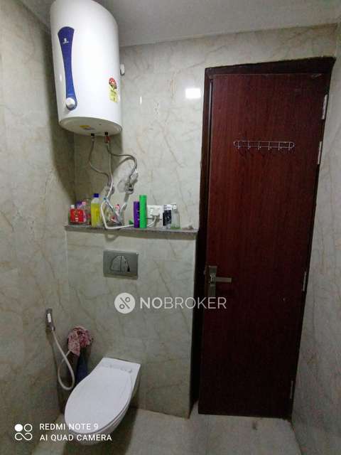 2 BHK Flat In Freedom Fighters Enclave For Sale  In Sainik Farm