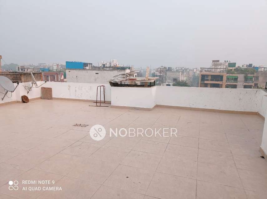 2 BHK Flat In Freedom Fighters Enclave For Sale  In Sainik Farm